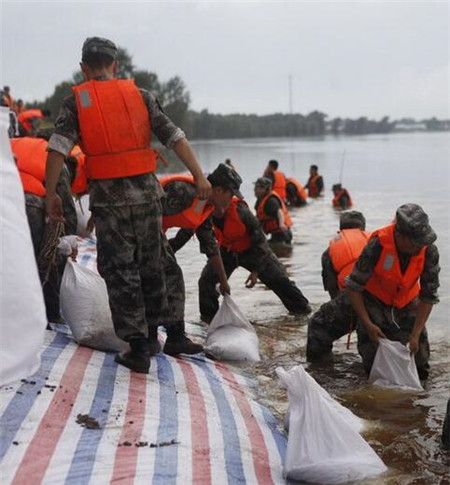 八一建軍節(jié):致敬中國軍人,液化氣儲罐廠家獻(xiàn)給***可愛的人！